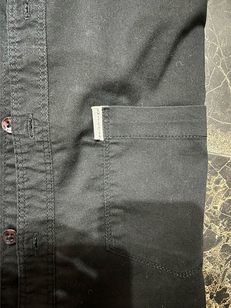 Switchton Black Button-Down Shirt