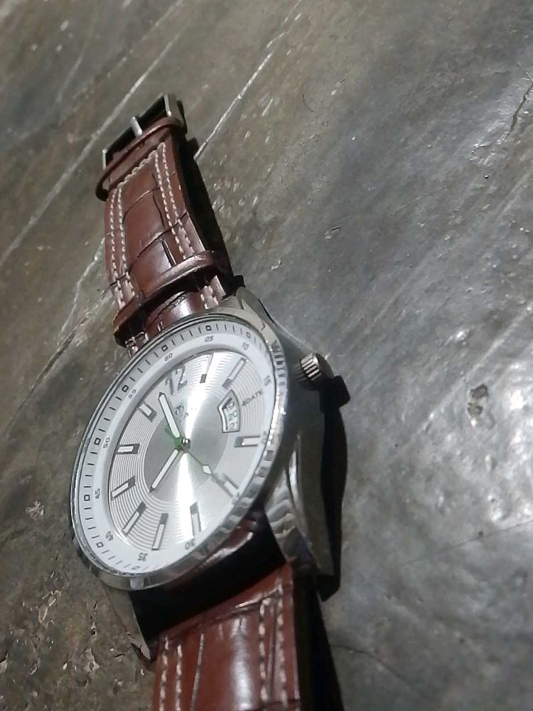 Titan Classic Brown Leather Watch 🤤