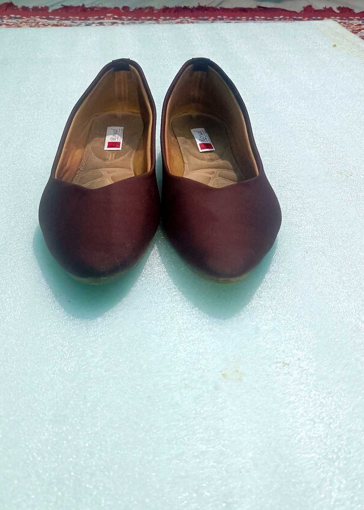 Elegant Maroon Bellies