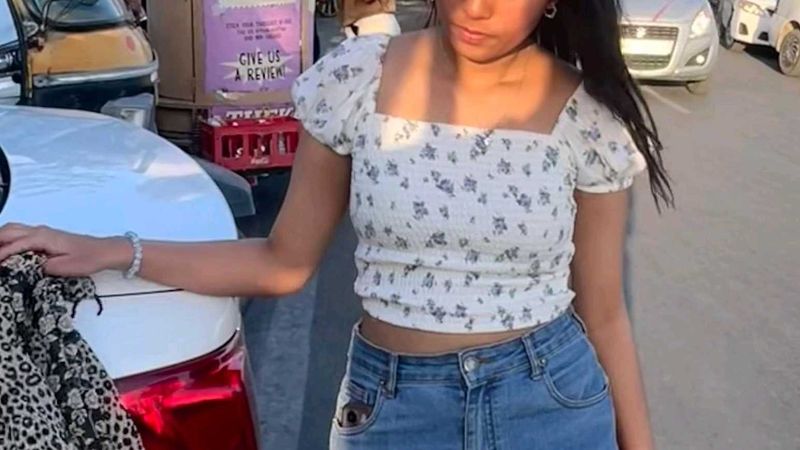 Floral Crop Top - Cute &amp; Trendy