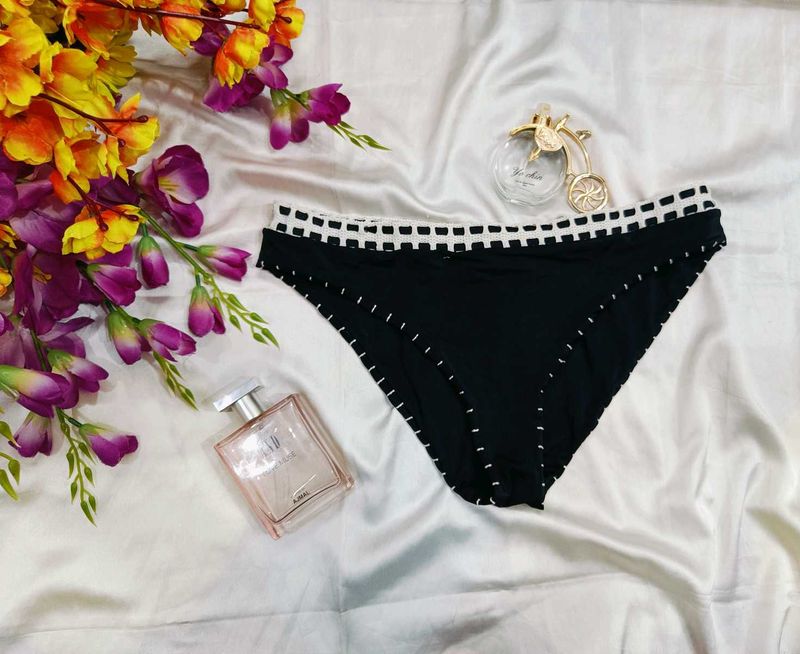 🇳🇿💫🎀Tezenis Chic Black Bikini Bottom