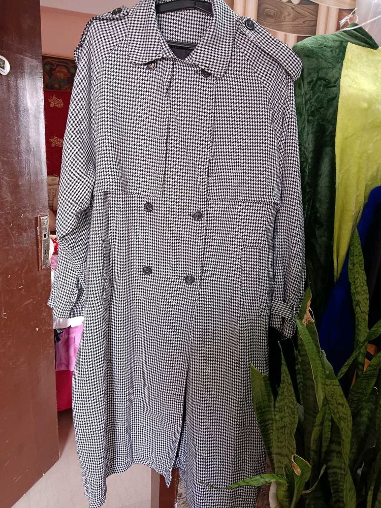 TRENCH COAT