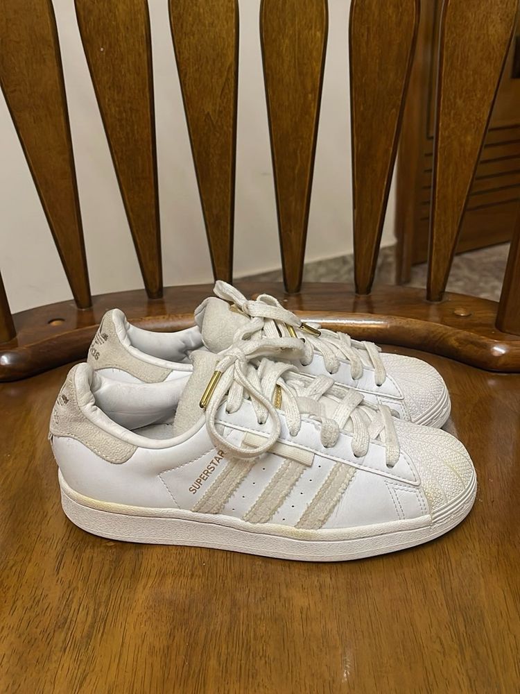 White Sneaker For Unisex