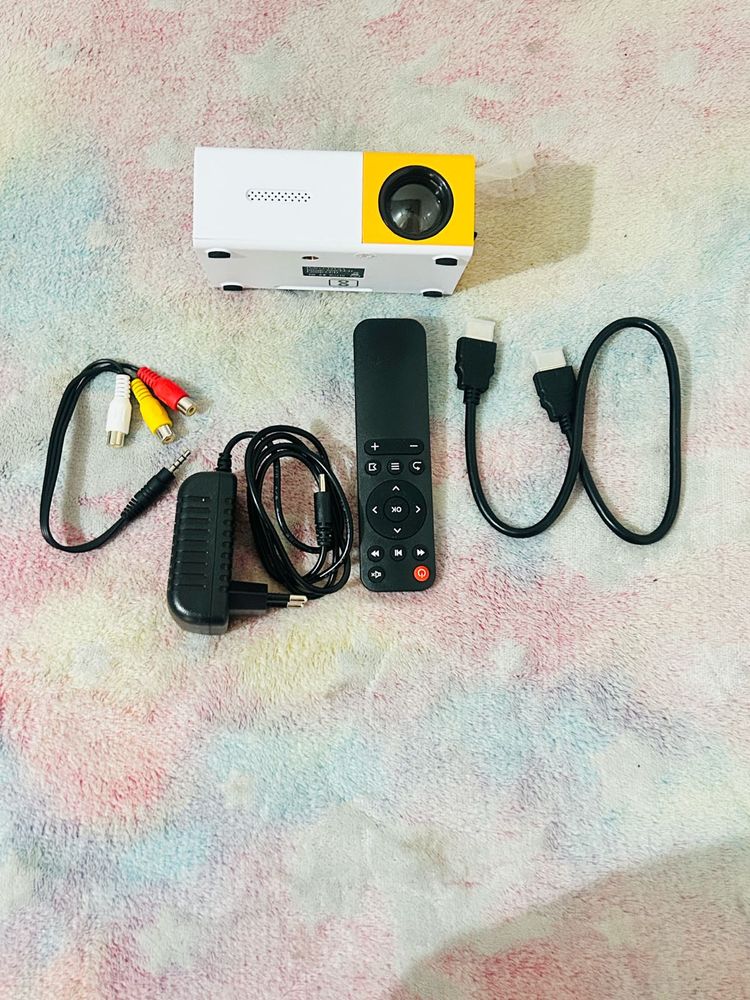 Smart LED Projector with 720p HDResolution, Rotata