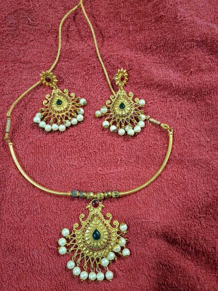 Gold-Tone Necklace &amp; Earring Set