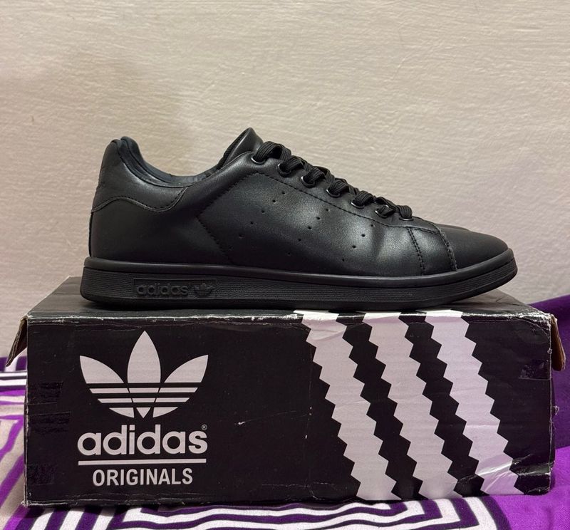 Adidas Stan Smith - Classic Style Sneakers