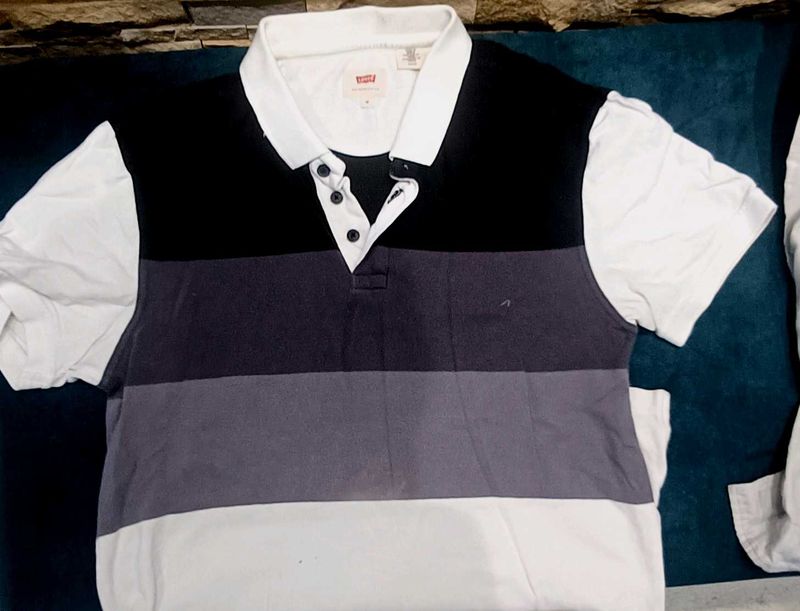 Levi&#39;s Striped Polo Shirt - Size M