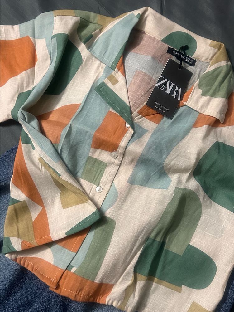 Zara Abstract Printed holiday Shirt
