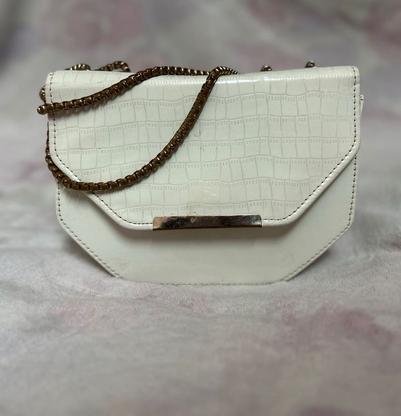 White Sling Bag ❤️‍🔥