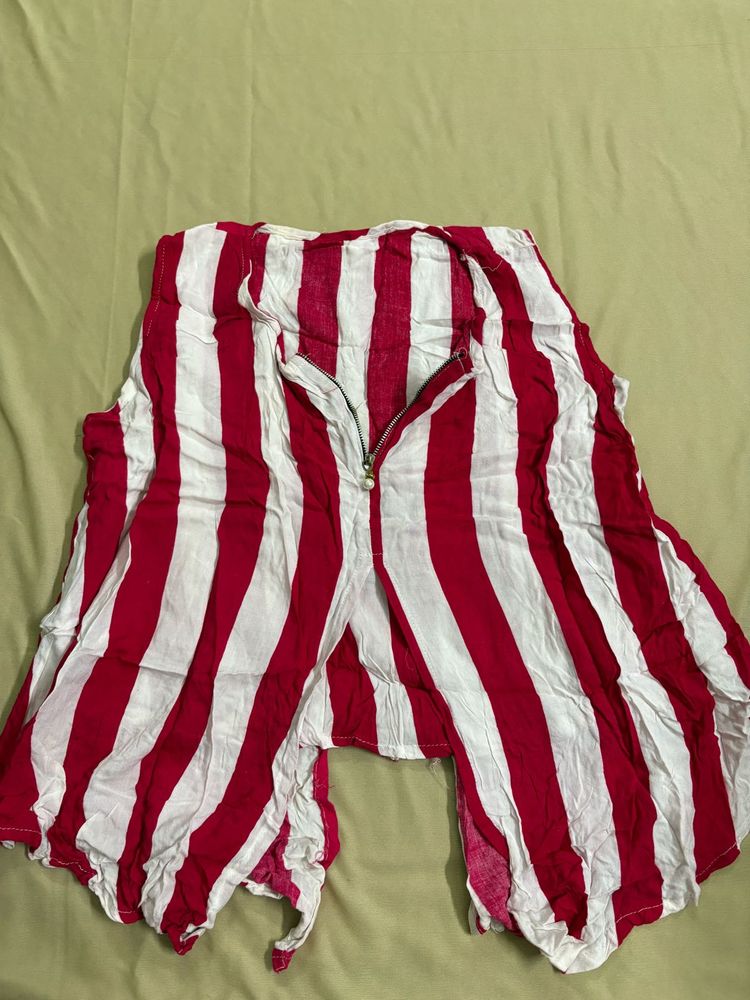 Pretty asymmetrical Striped top