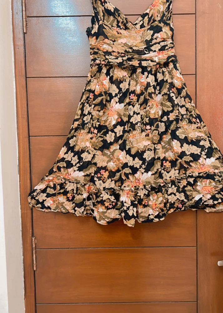 Very Nice Dress Looking Pretty I Purchased From Local Showroom No Defected No Damage Bust Size 34