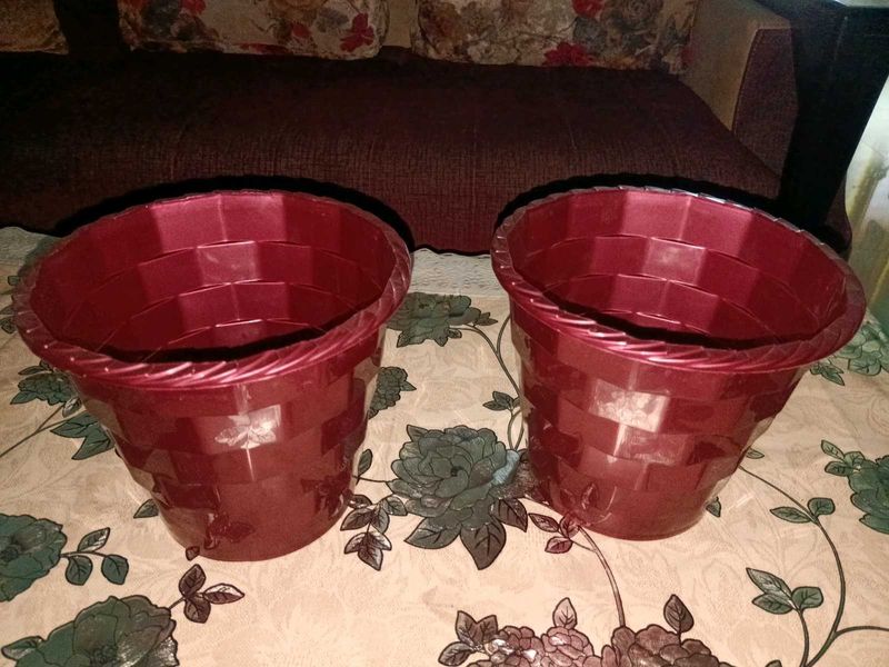 New  Pair of Plastic Flower Pots( 8 inch)