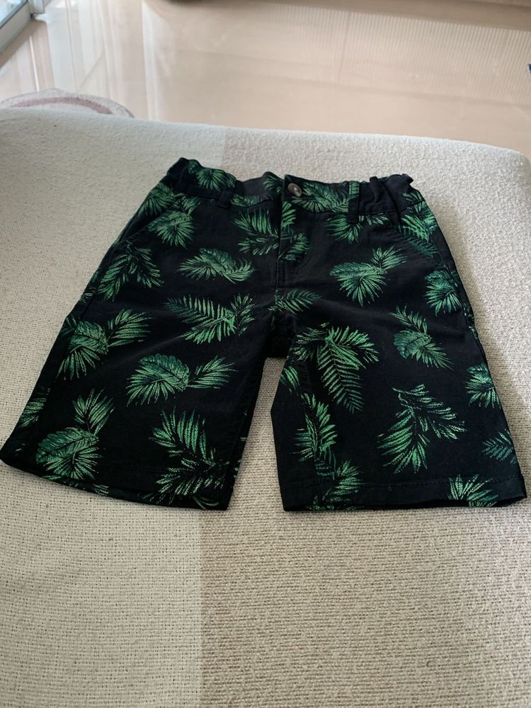 Tropical Leaf Print Shorts For Boys Age 8-9 Years