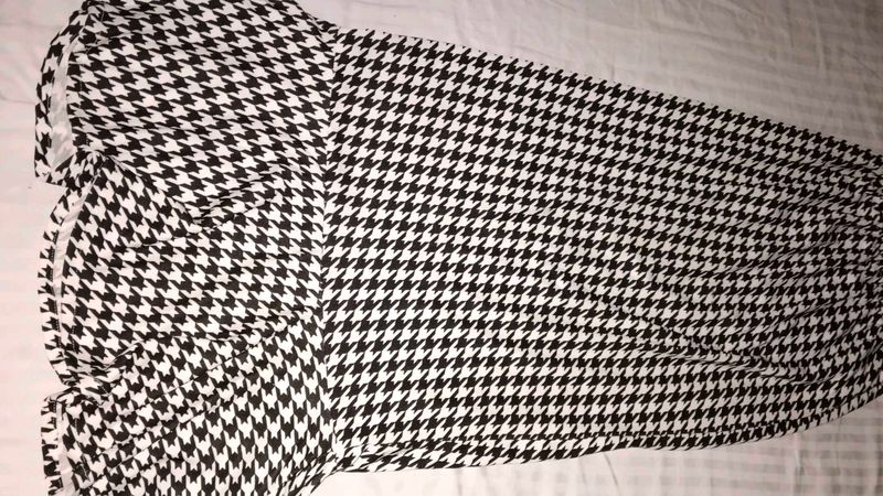 Houndstooth Print Top