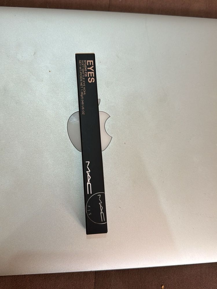 MAC Studio Fix Eye Pencil