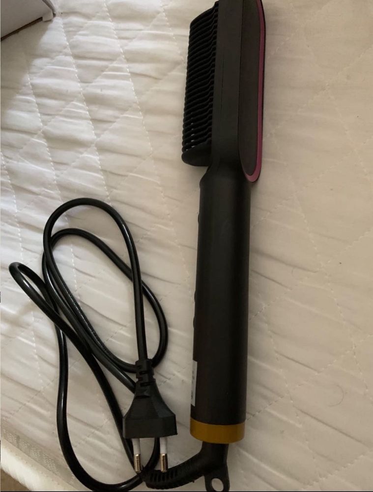 Plummm Brush Hair Straightner