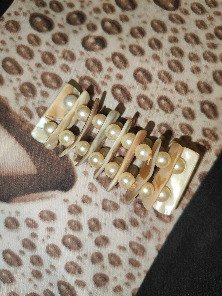 Classy Pearl Bracelet