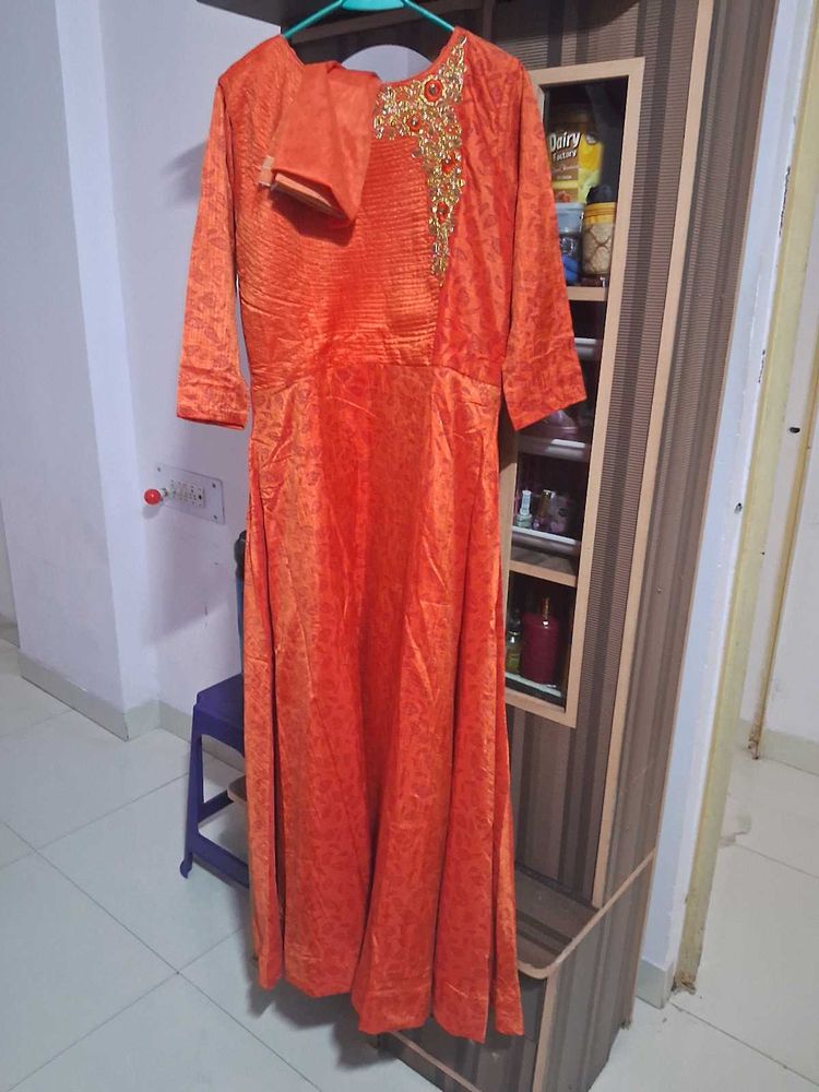 gown