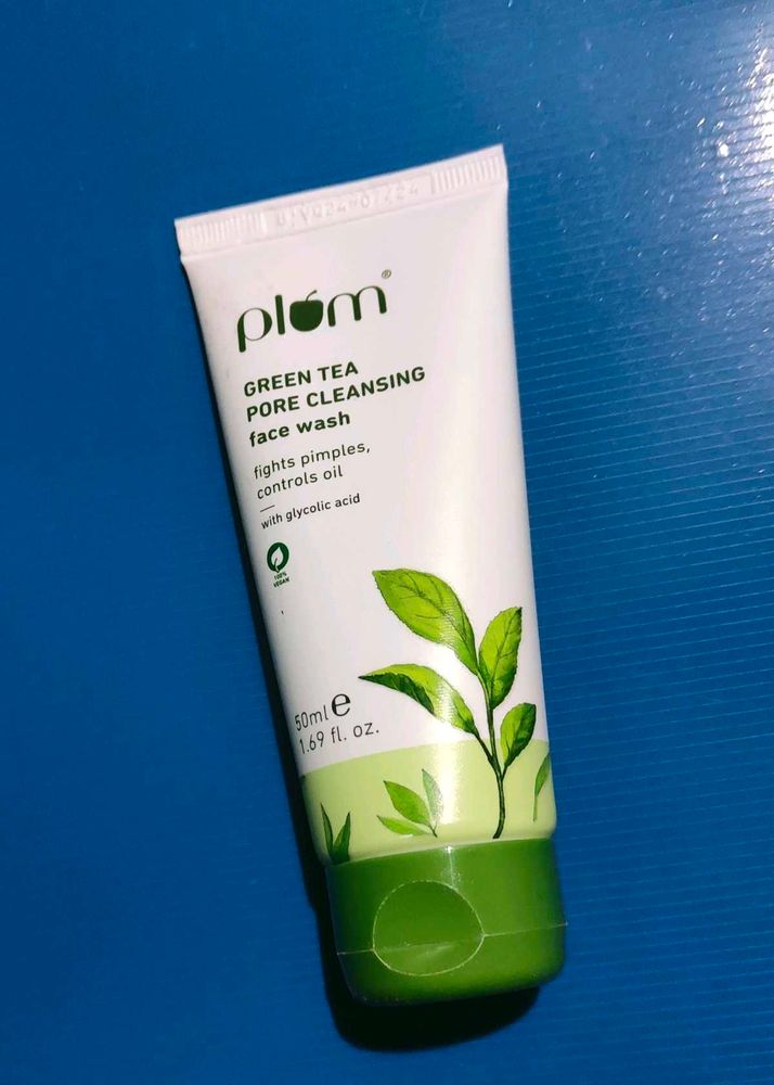 Plum Green Tea Pore Cleansing Face Wash