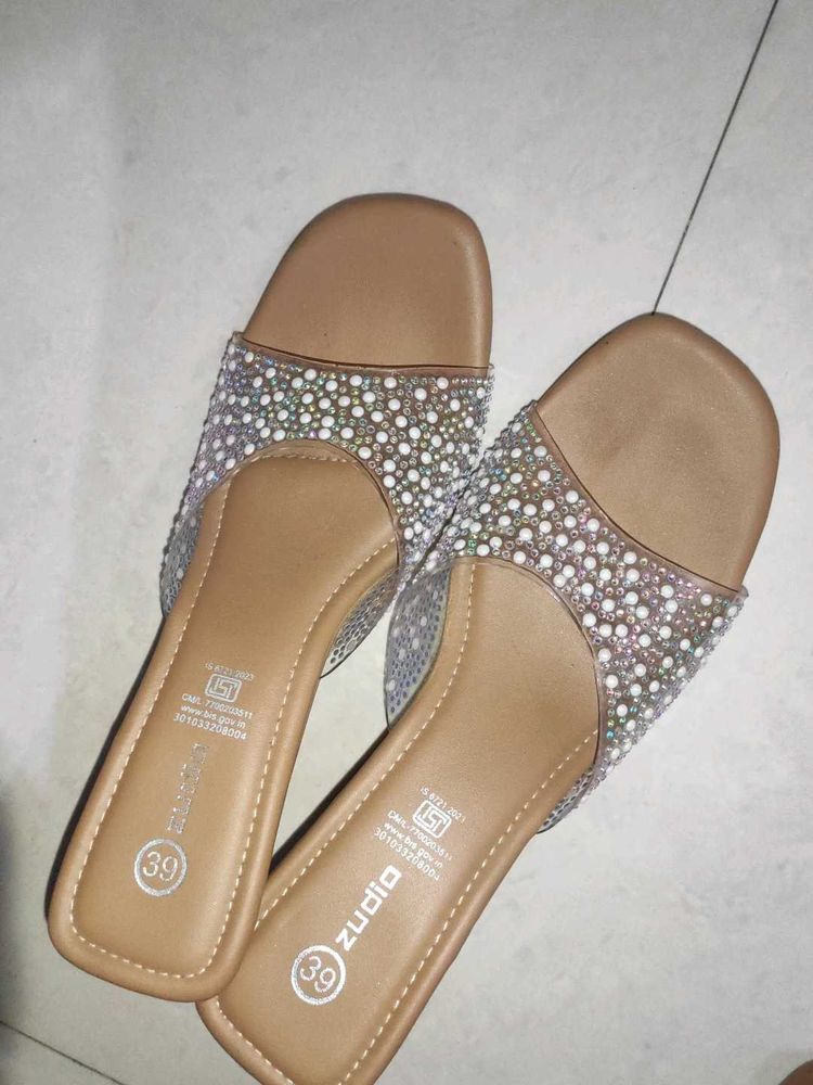 Zudio Embellished Flats