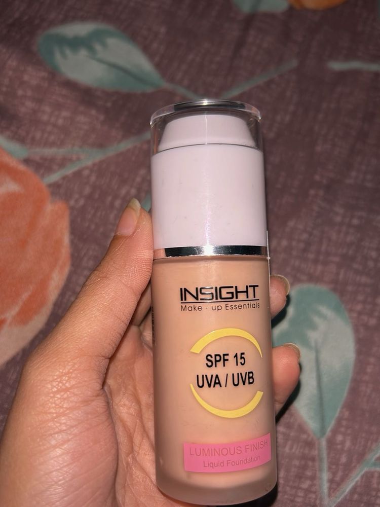Insight Luminous Finish Foundation