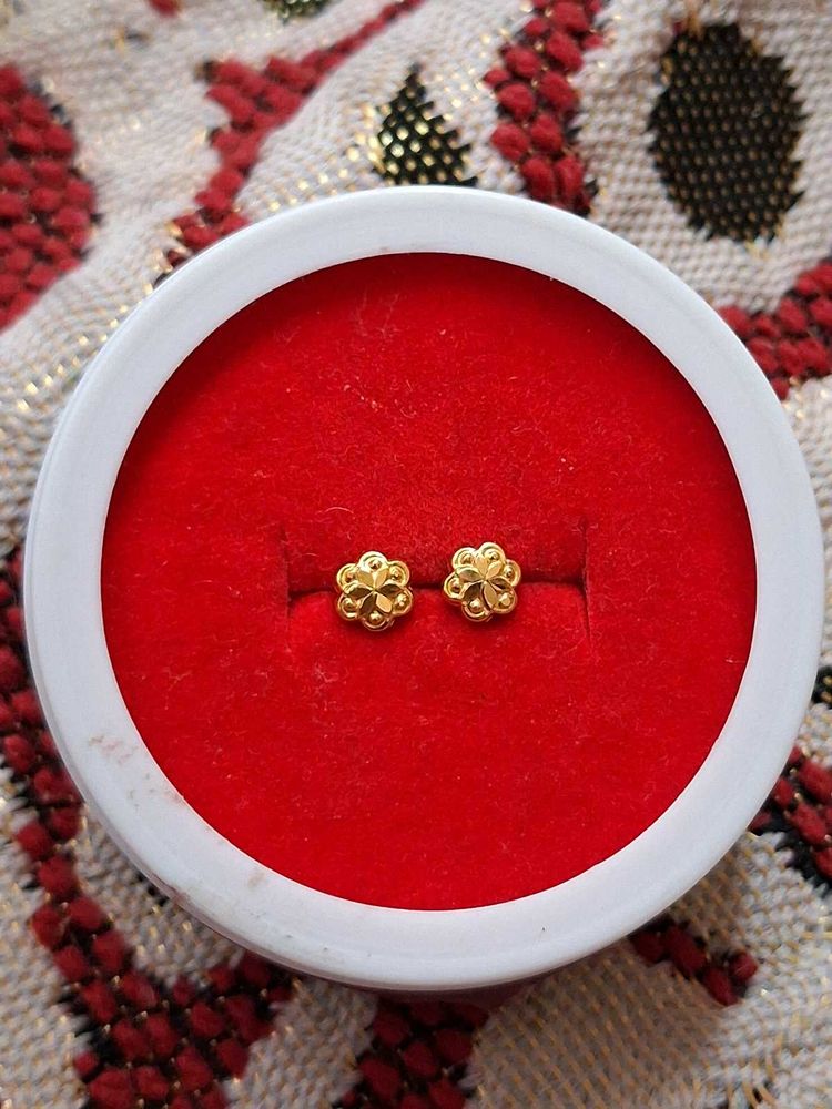 Beautiful New Flower Desine Studs