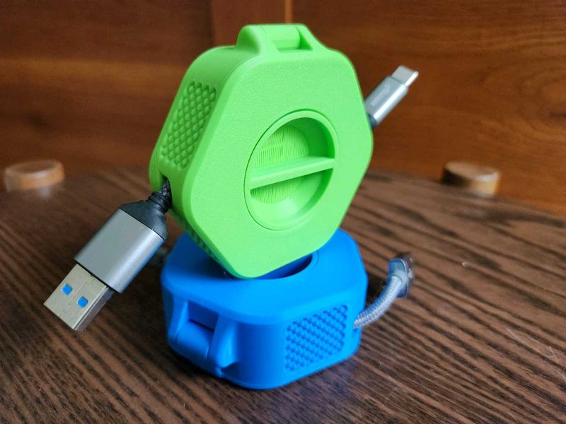 cable winder with wall mount