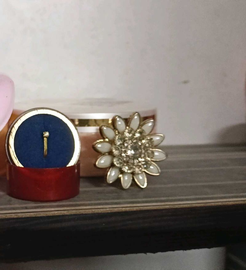 Nose Ring, Finger ring