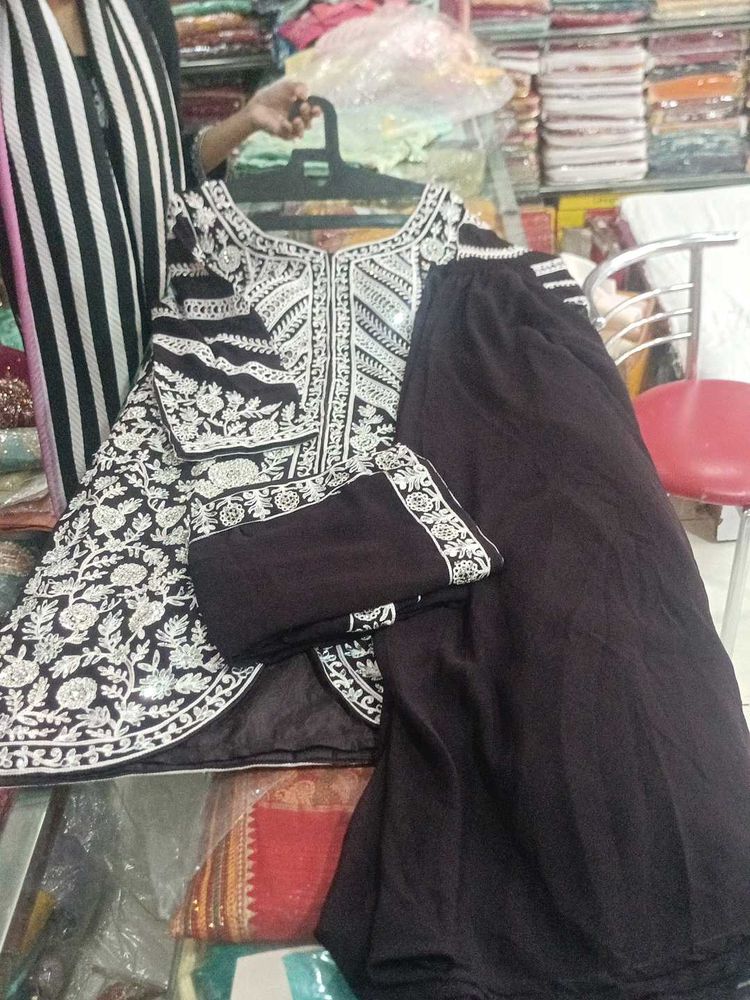 Embroidered Kurta Set