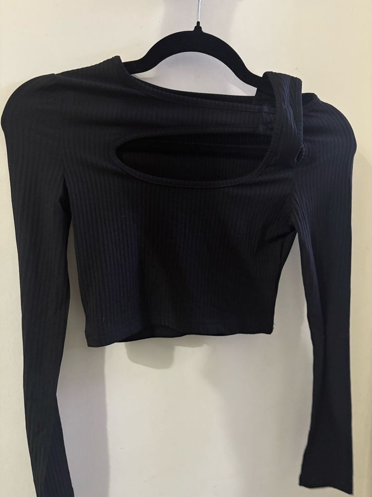 Front Cutout Long Sleeve Top