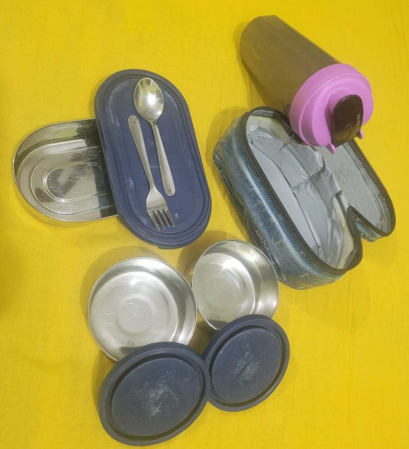 Lunch Box Set with shakers