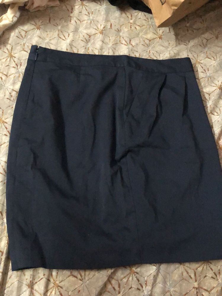 Formal Van Huesen Navy Blue Skirt (new)