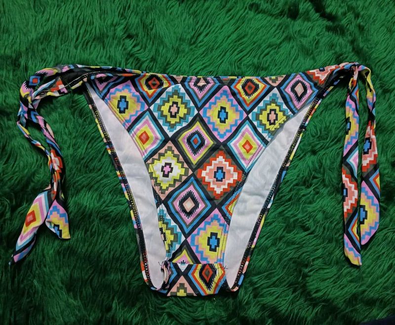 Patterned Bikini new 🆕 🎀 Bottom