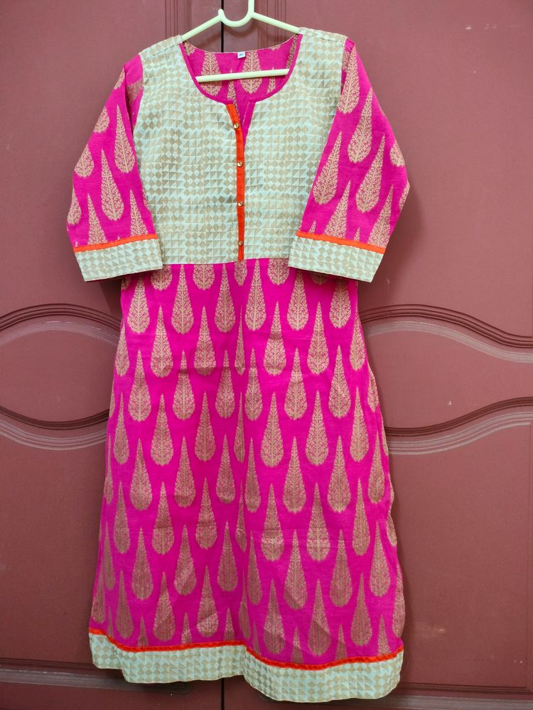 Pink And Offwhite Gold Printed Kurtha For Women
