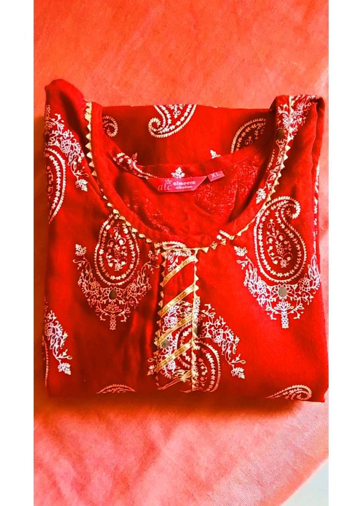 ✌🏼4 pieces ✌🏼Red Paisley Kurta 👗