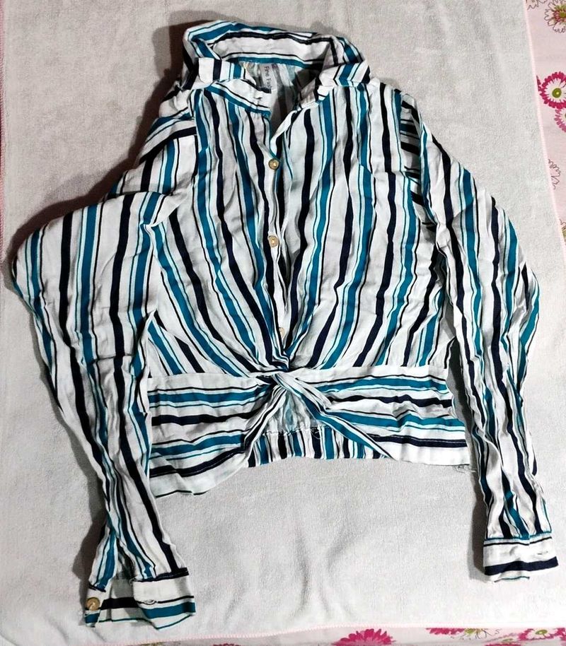 Crop Wraped Striped Shirt .