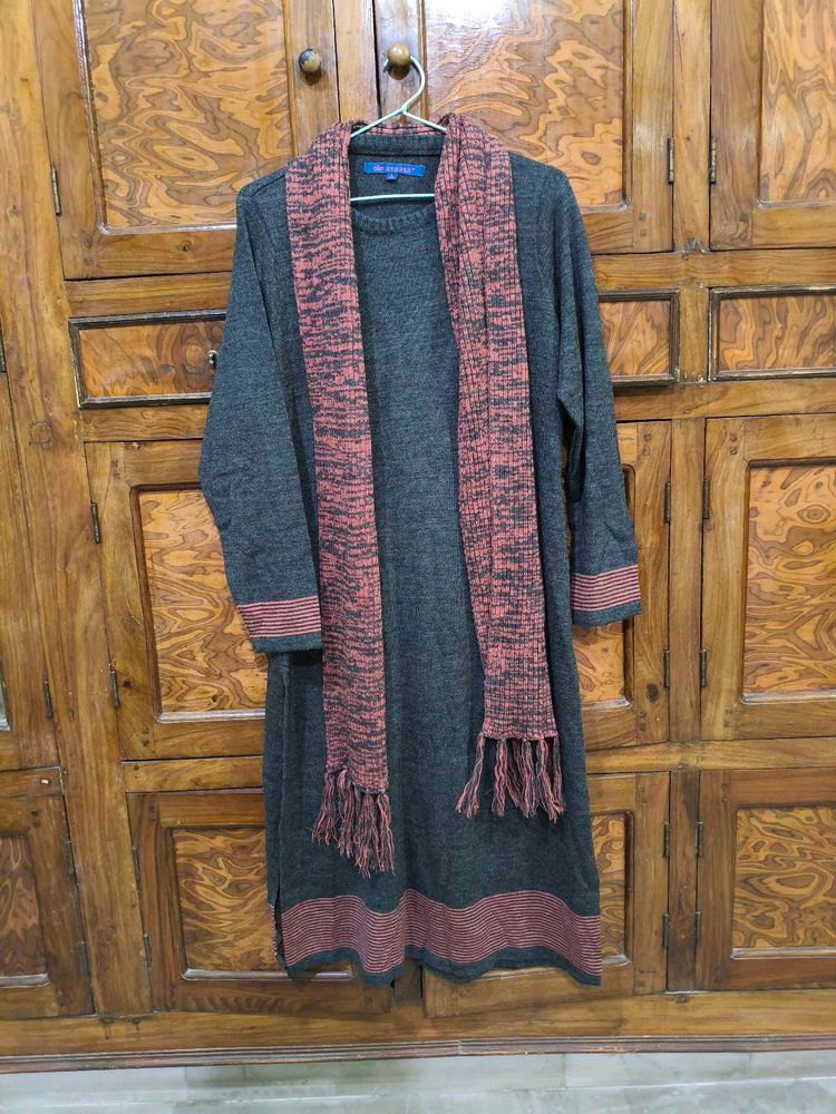 Stylish Grey Tunic with Scarf