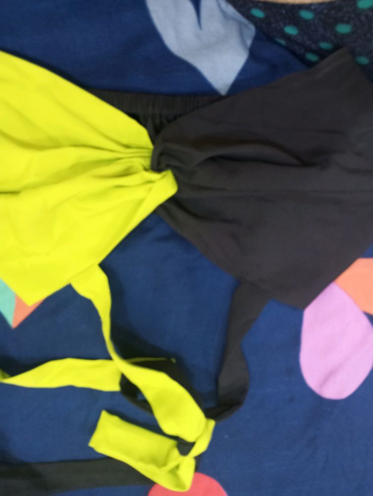 Women Twisted Crop Top