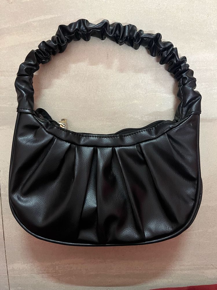 Chic Black Handbag