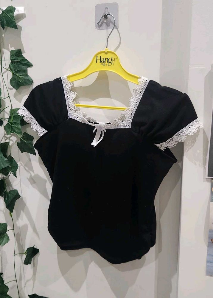 Cute Black &amp; White Lace Top