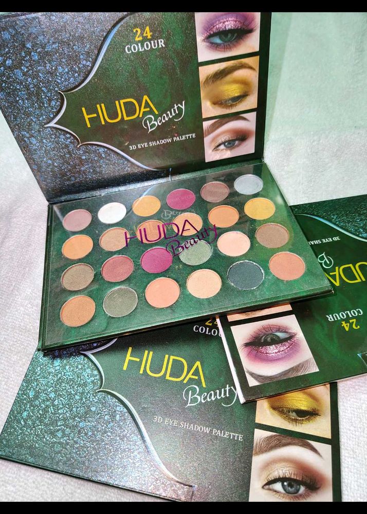 Huda Beauty 24 Colour Eyeshadow