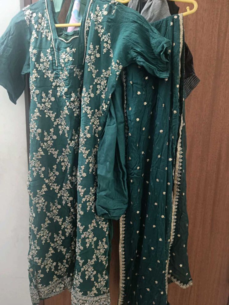 Emerald Green Floral Embroidered Salwar Suit