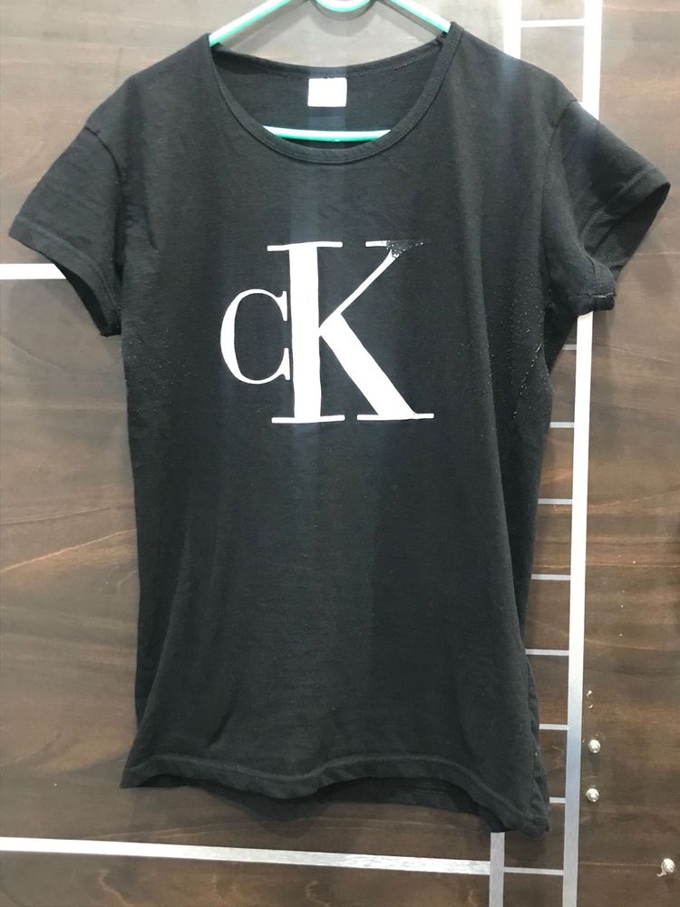 Black Round Neck T-shirt