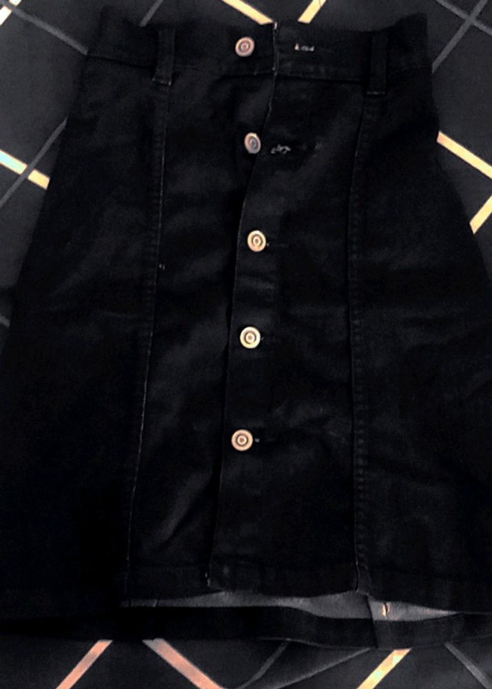 Blacl skirt
