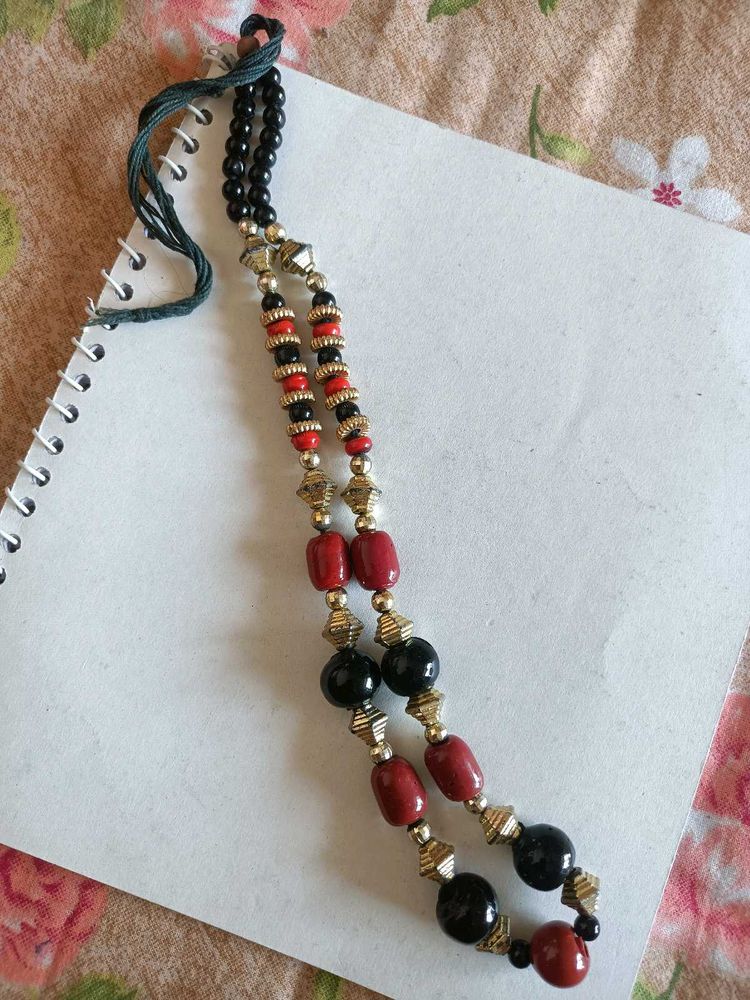 Stunning Black &amp; Red Beaded Necklace