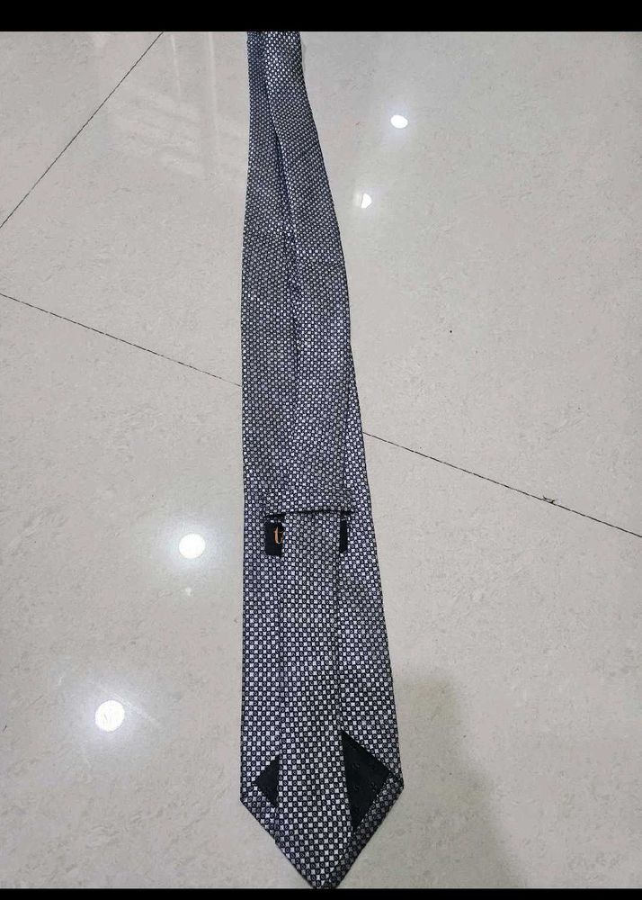 Stylish Patterned Tie