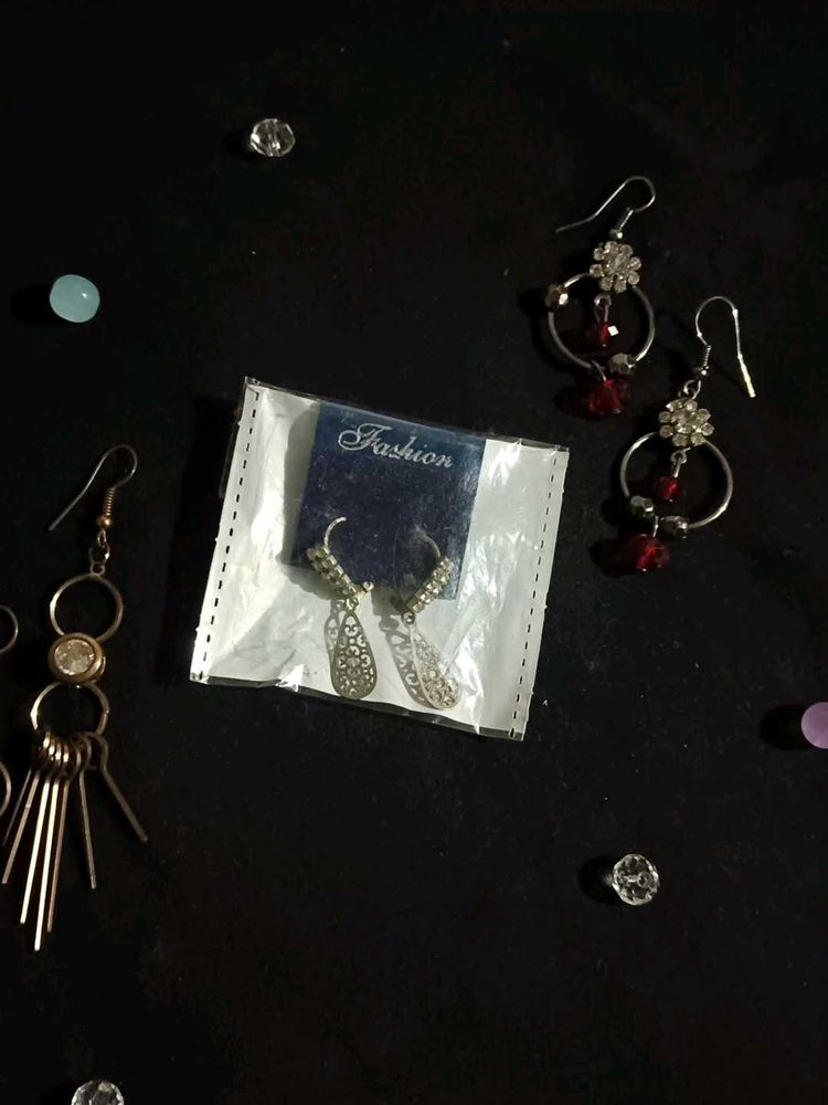 Buy 2 Earrings+ Get 1 Earrings