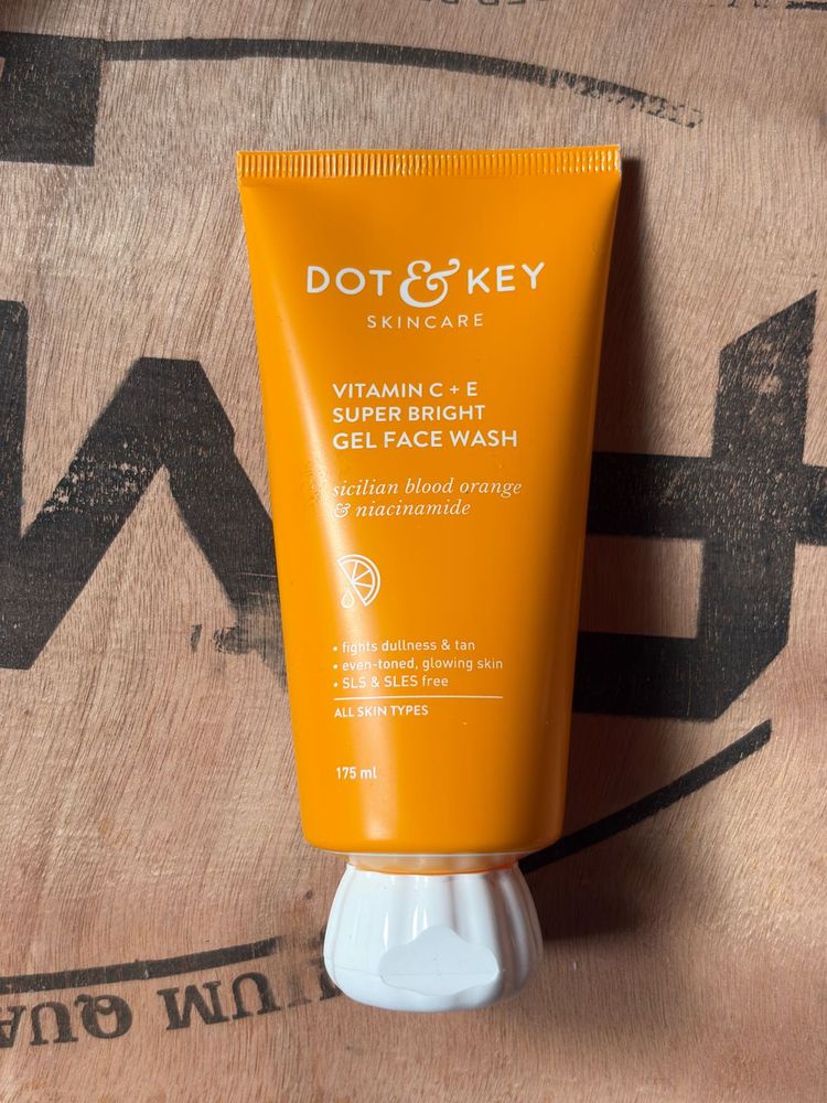 Dot &amp; Key Vitamin C Face Wash