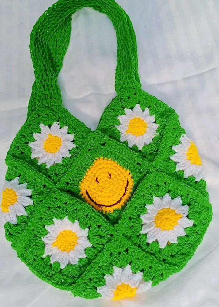 Crochet Smiley Daisy Bag