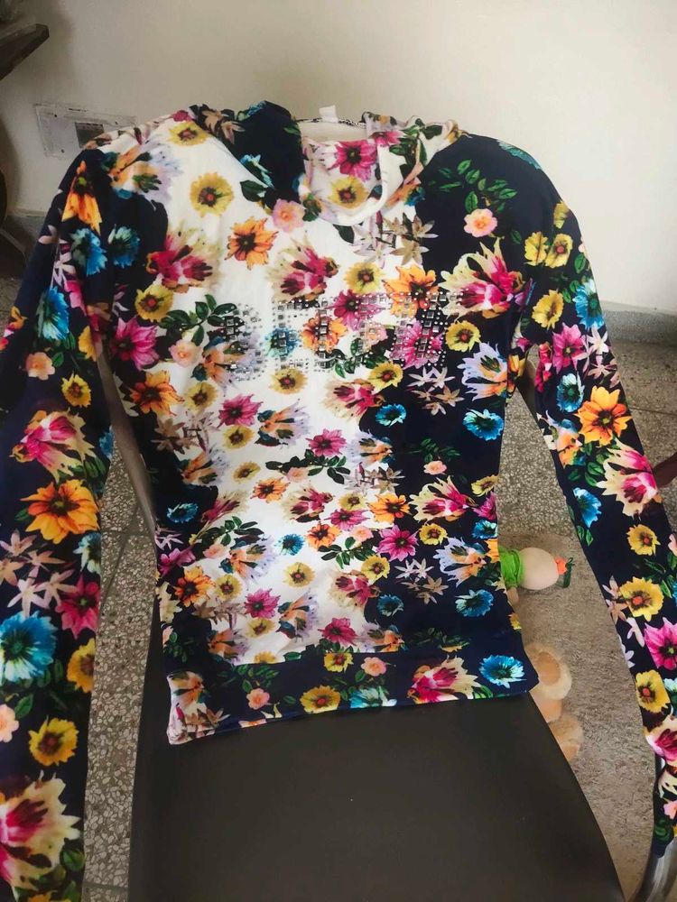 Floral Velvet Full Sleeve Top